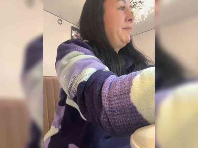 Karolina_Milf webcam