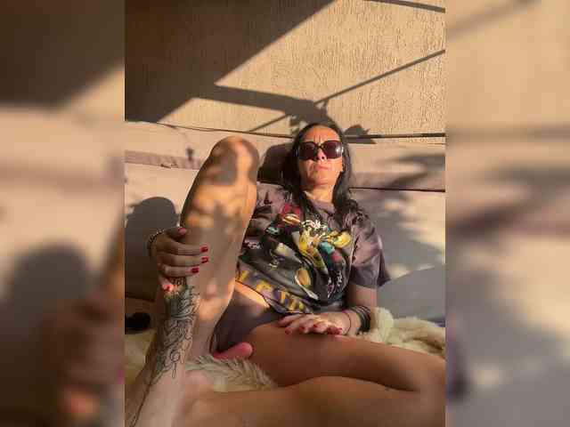 Karolina_Milf webcam