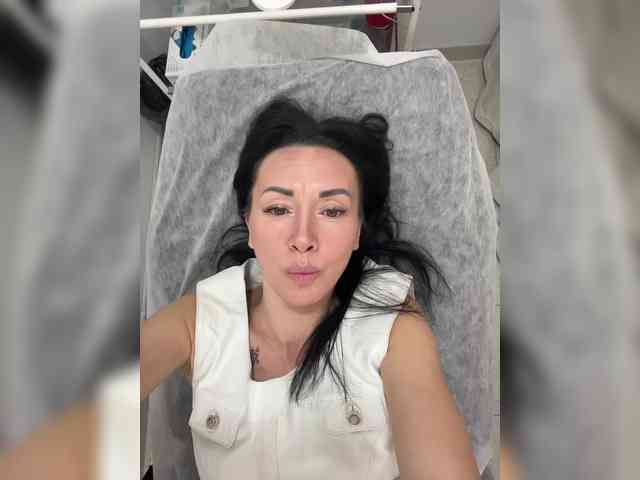 Karolina_Milf webcam