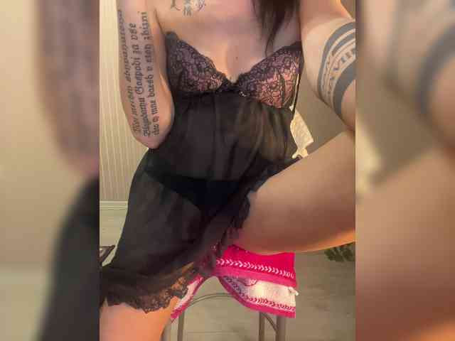 Karolina_Milf webcam