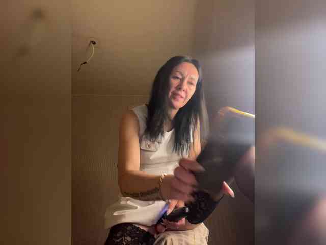 Karolina_Milf webcam