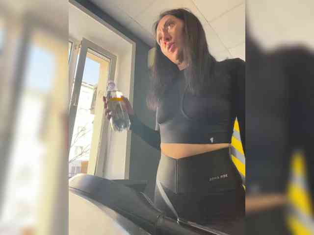 Karolina_Milf webcam