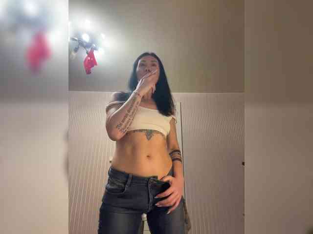 Karolina_Milf webcam