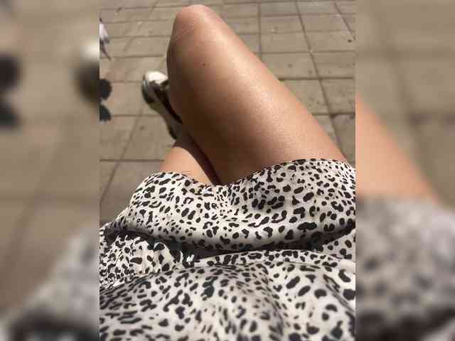 live sex chat room KarolinaMilf