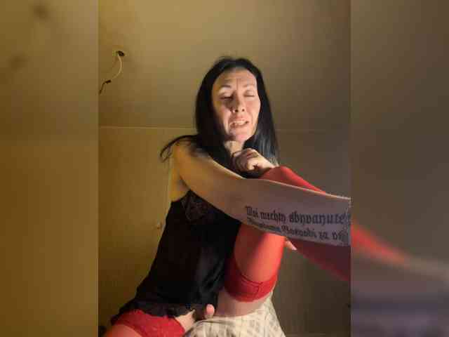 Karolina_Milf webcam