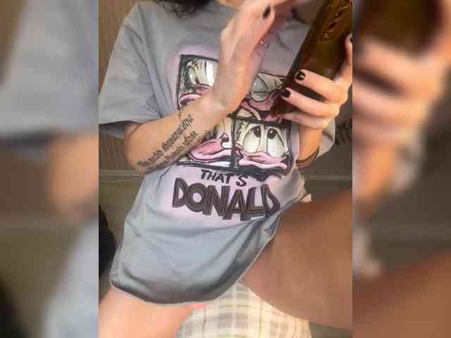 Karolina_Milf webcam