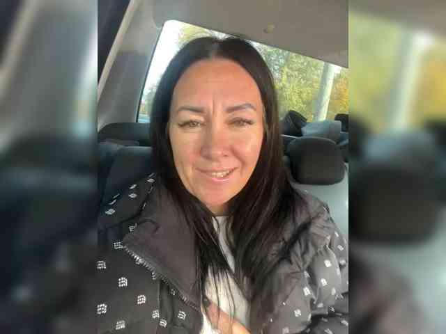 Karolina_Milf webcam