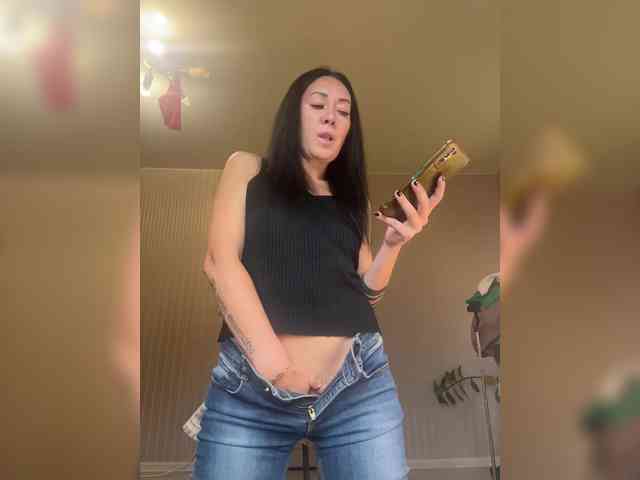 Karolina_Milf webcam