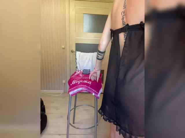 Karolina_Milf webcam