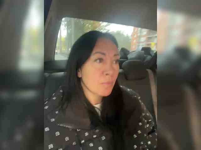Karolina_Milf webcam
