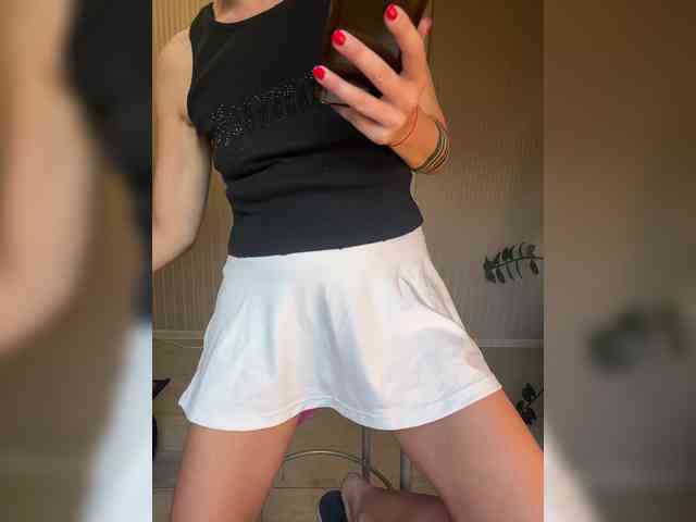 Karolina_Milf webcam