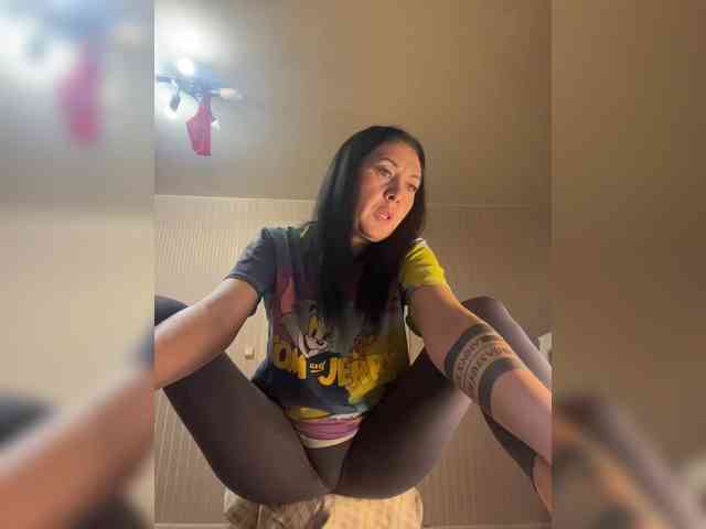 Karolina_Milf webcam