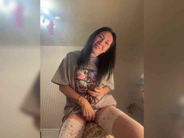 Karolina_Milf webcam