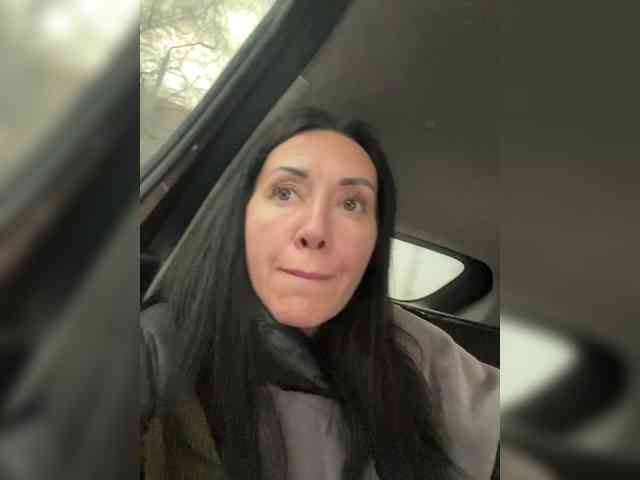 Karolina_Milf webcam