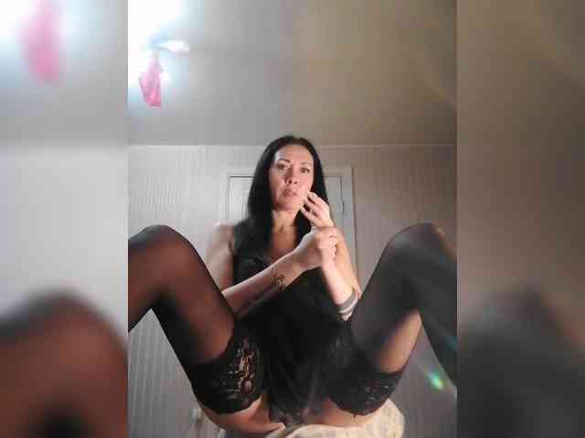 Karolina_Milf webcam