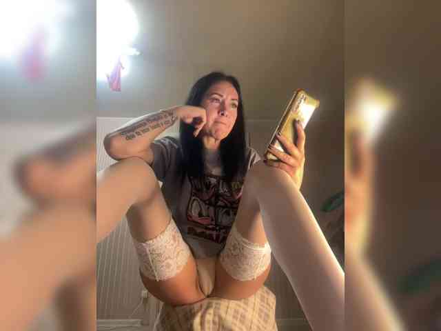 Karolina_Milf webcam
