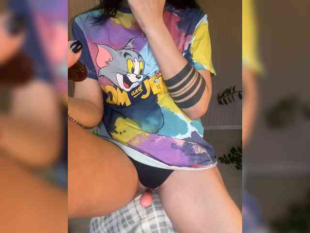 Karolina_Milf webcam