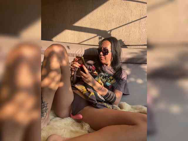 Karolina_Milf webcam