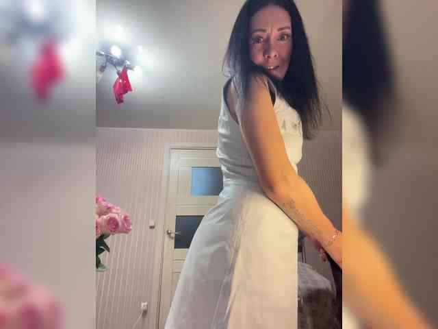 Karolina_Milf webcam