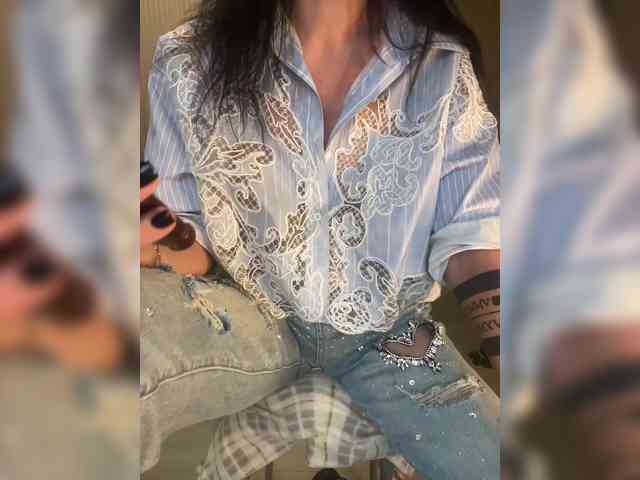 Karolina_Milf webcam
