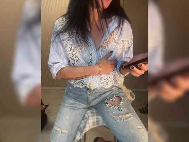 Karolina_Milf webcam