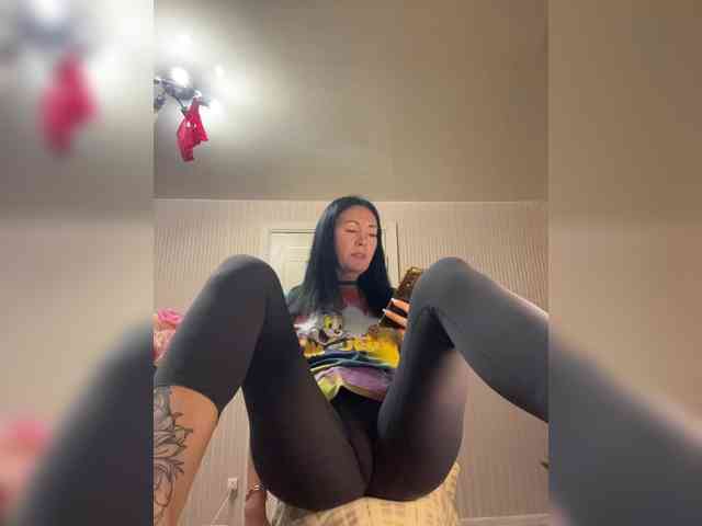 Karolina_Milf webcam