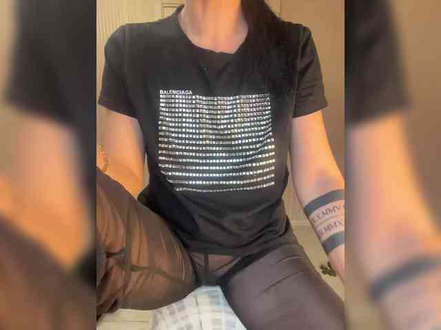 Karolina_Milf webcam