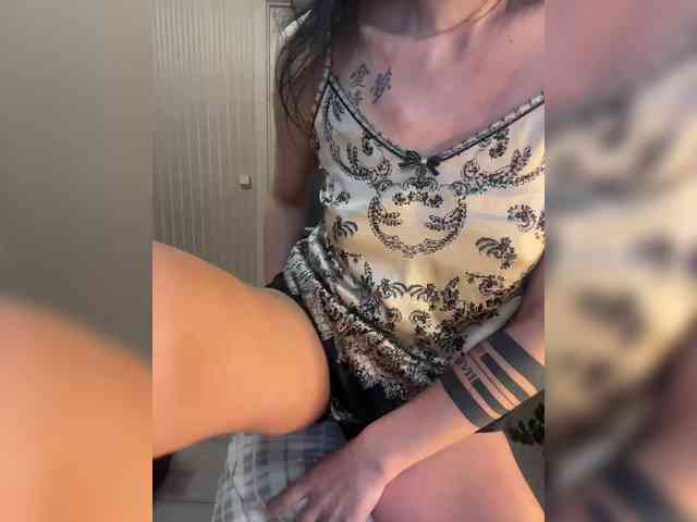 Karolina_Milf webcam