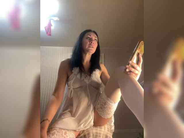 Karolina_Milf webcam