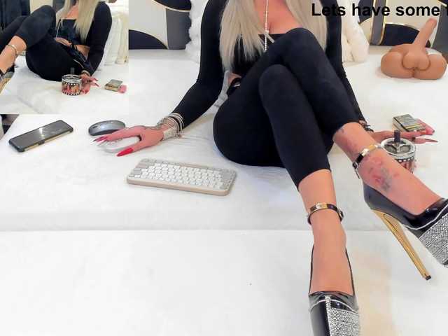 hotred69xxx's BongaCams show and profile