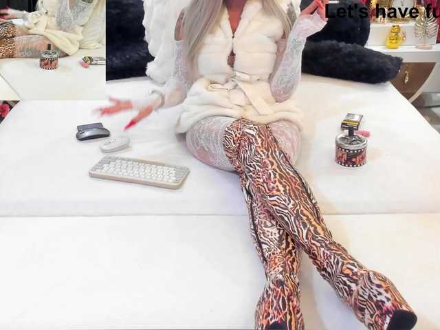 hotred69xxx's BongaCams show and profile