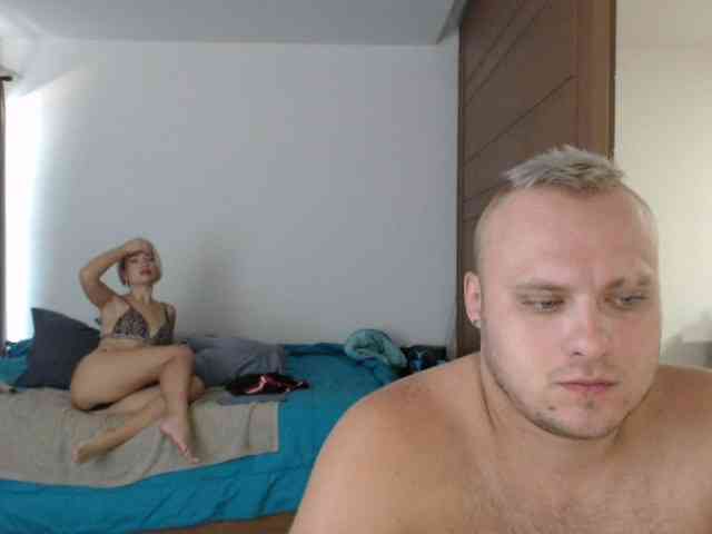 mikkimia Hot Naked Blonde Babes bongacams