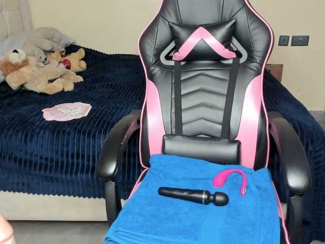 Trizzytariaa's BongaCams show and profile