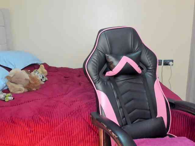 Trizzytariaa webcam