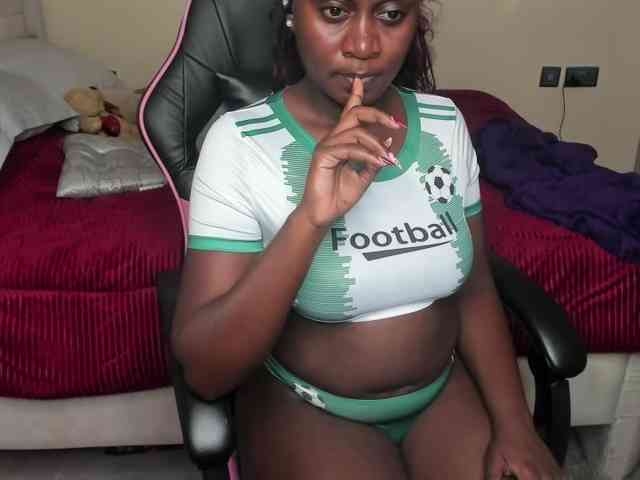 Trizzytariaa webcam