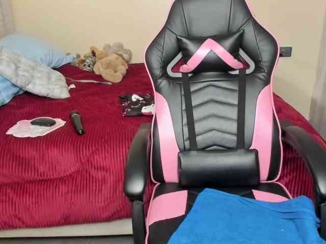 Trizzytariaa webcam