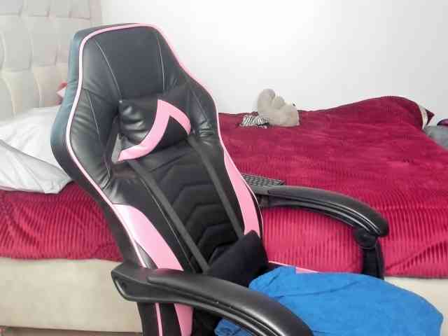 Trizzytariaa webcam