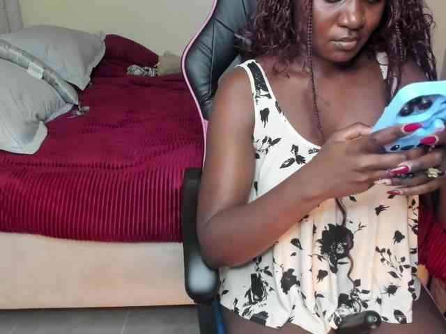 Trizzytariaa webcam