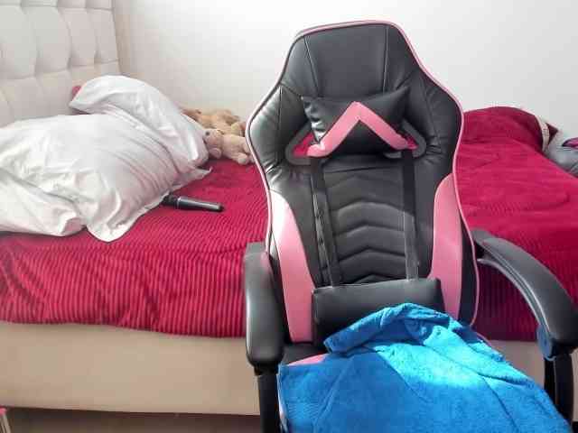 Trizzytariaa webcam