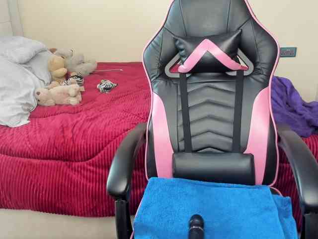Trizzytariaa webcam