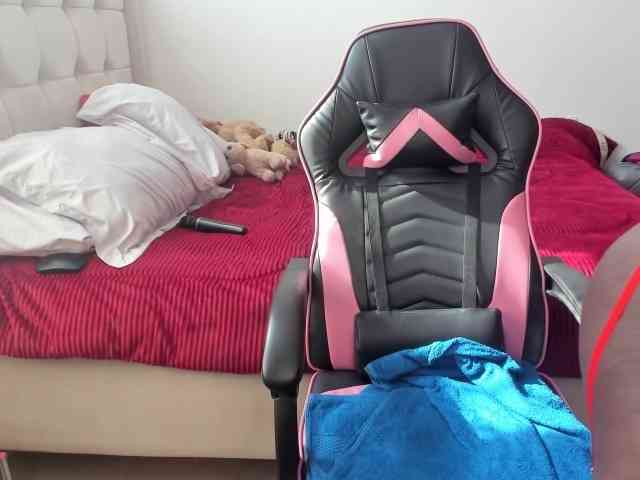 Trizzytariaa webcam