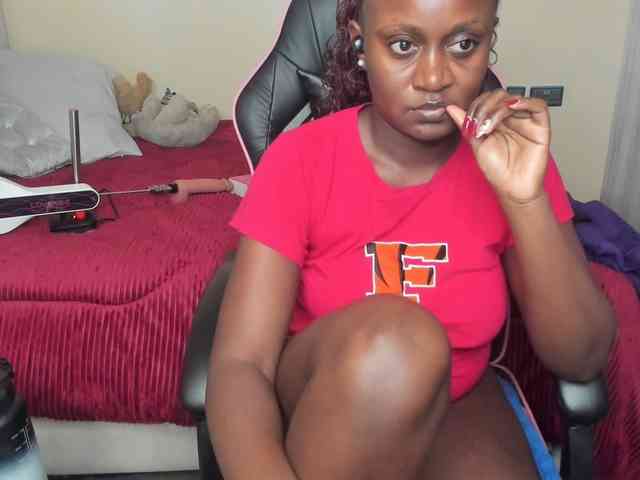 Trizzytariaa webcam