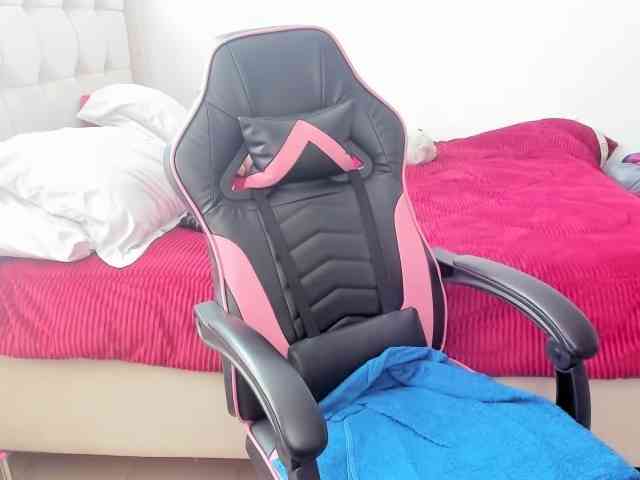 Trizzytariaa webcam