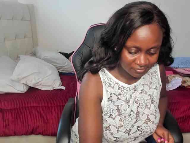 Trizzytariaa webcam