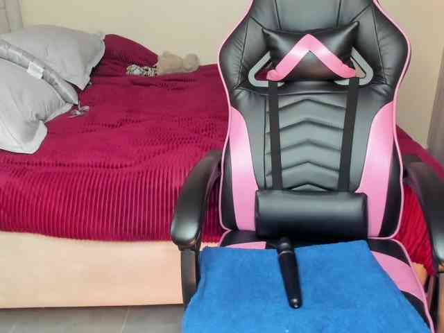 Trizzytariaa webcam