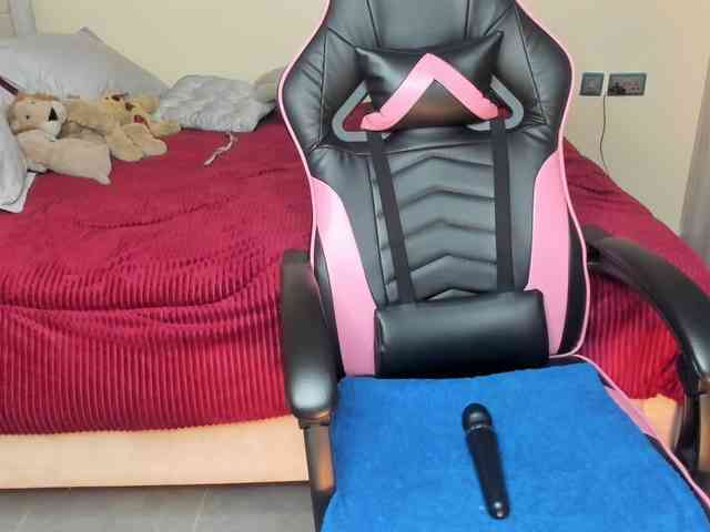 Trizzytariaa webcam