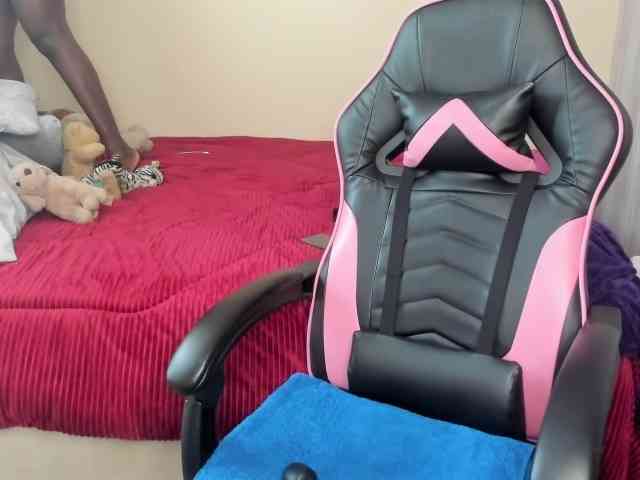 Trizzytariaa webcam