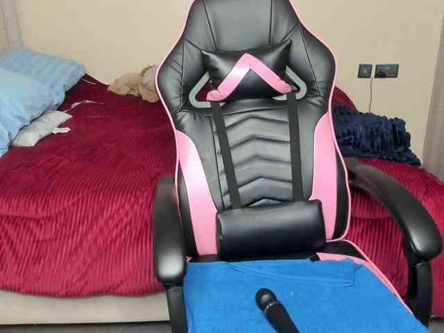 Trizzytariaa webcam