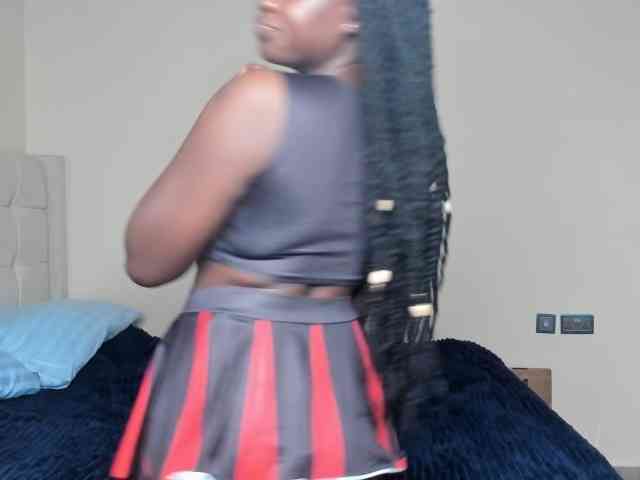 Trizzytariaa Live Webcam on BongaCams