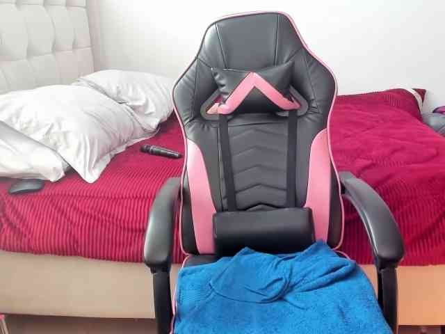 Trizzytariaa webcam